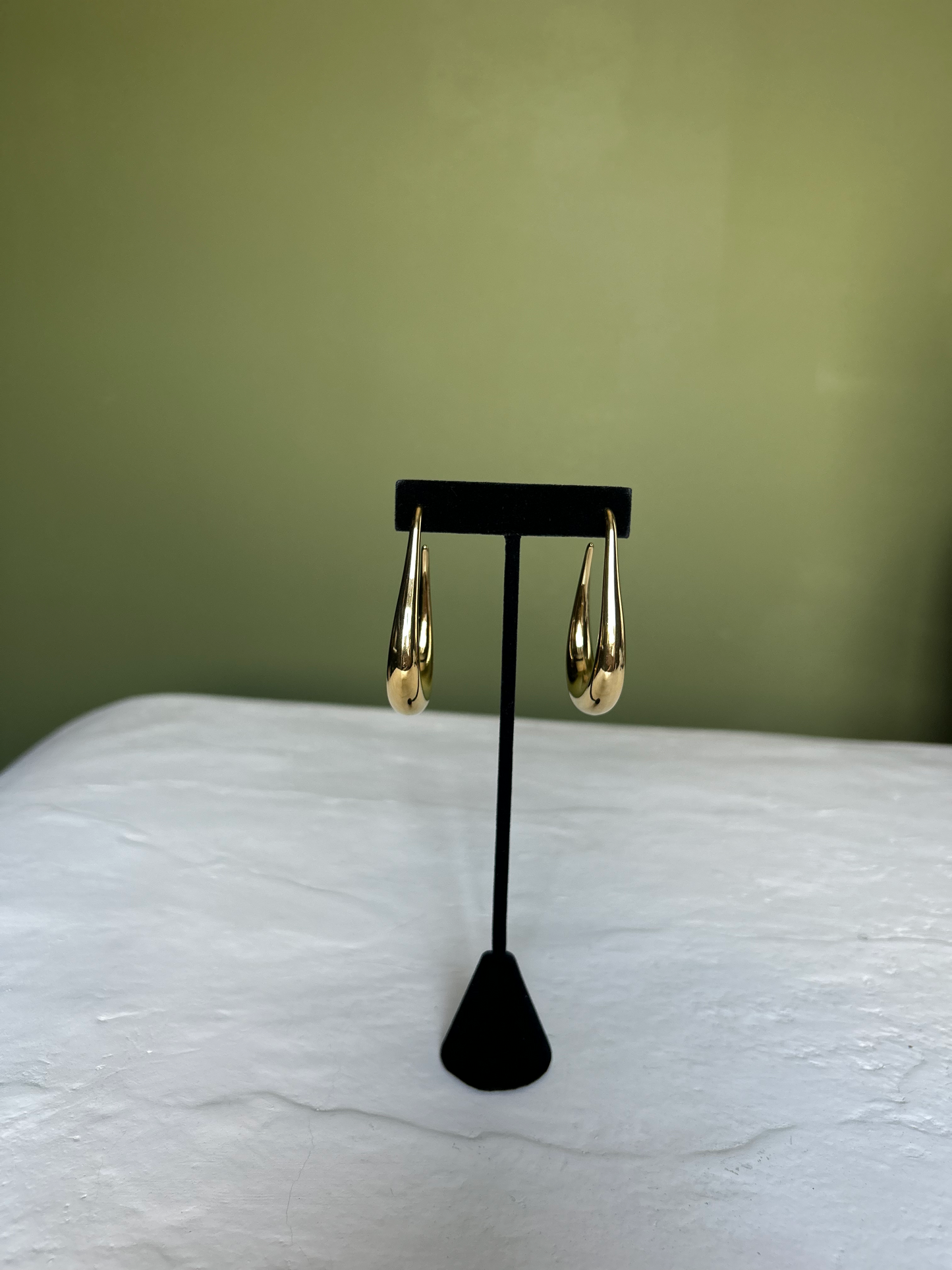 Curve Hoop Earrings