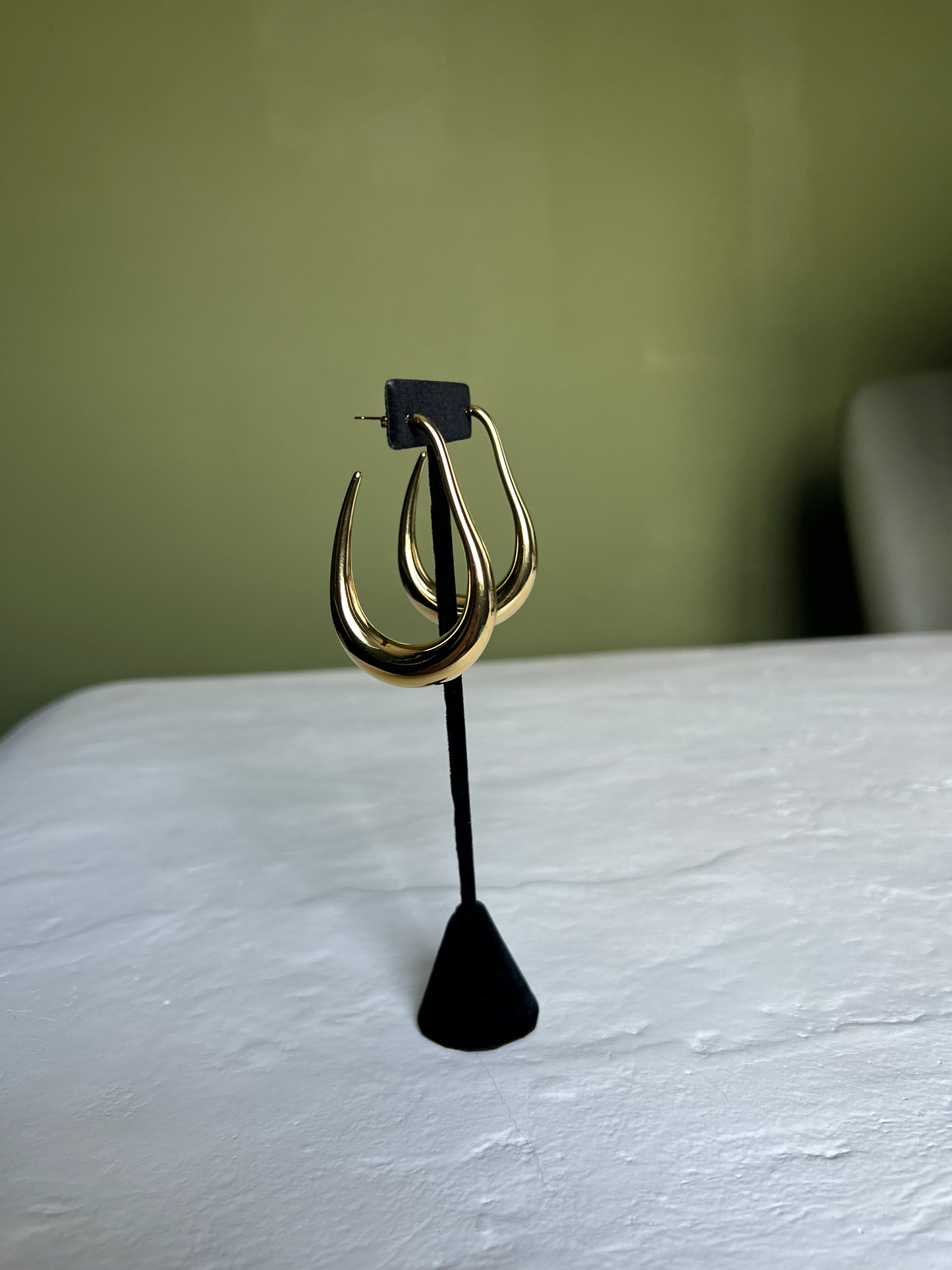 Curve Hoop Earrings