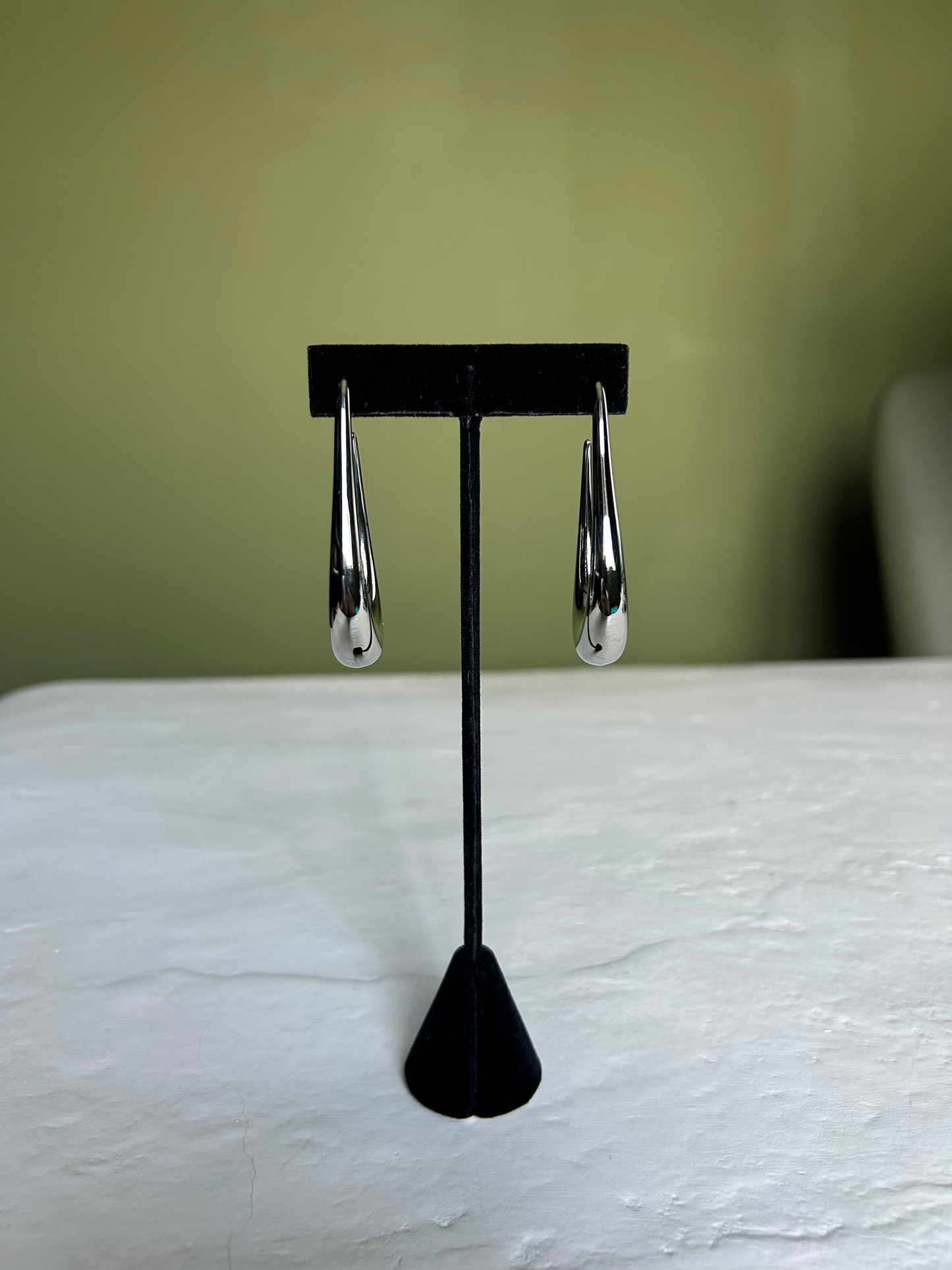 Curve Hoop Earrings